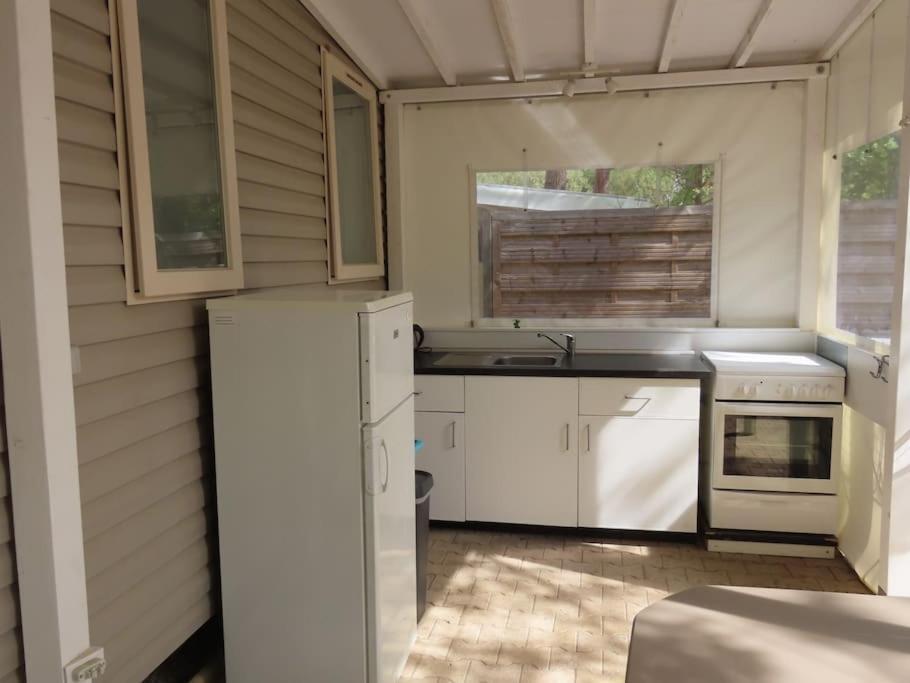 Mobile Home 6-Pers Camping Lei Suves-Cotes D'Azur-Including Airco Roquebrune-sur-Argens Exterior photo